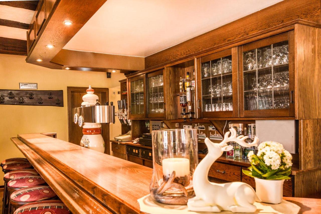 Hotel- Restaurant Zum Hirsch Grossenlueder Екстер'єр фото
