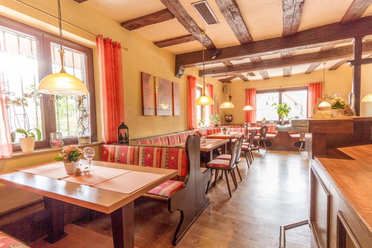 Hotel- Restaurant Zum Hirsch Grossenlueder Екстер'єр фото