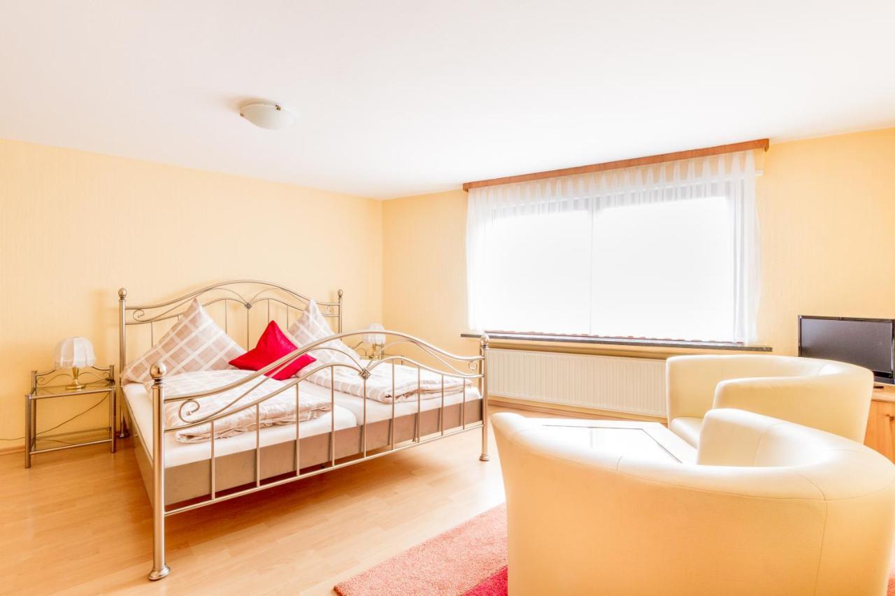 Hotel- Restaurant Zum Hirsch Grossenlueder Екстер'єр фото