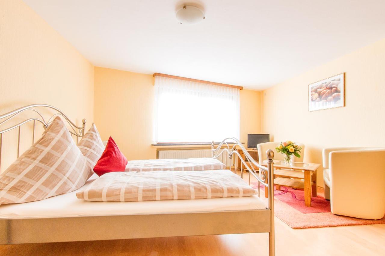 Hotel- Restaurant Zum Hirsch Grossenlueder Екстер'єр фото